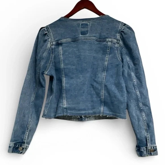 GAP Women’s Collarless Frayed Icon Cropped Denim Jean Jacket Size Medium - Picture 7 of 11